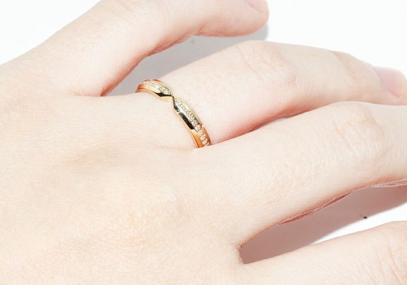 Tiffany & Co Ring 18K Yellow Gold With 012 Ct Diamond Nesting Narrow Band Ring