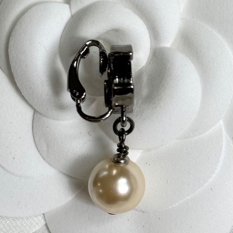 Chanel Pearl Earrings One Ear Silver Coco Mark with Claw S