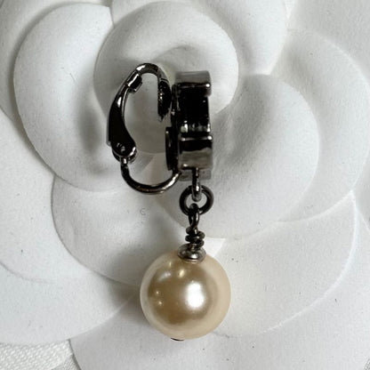 Chanel Pearl Earrings One Ear Silver Coco Mark with Claw S