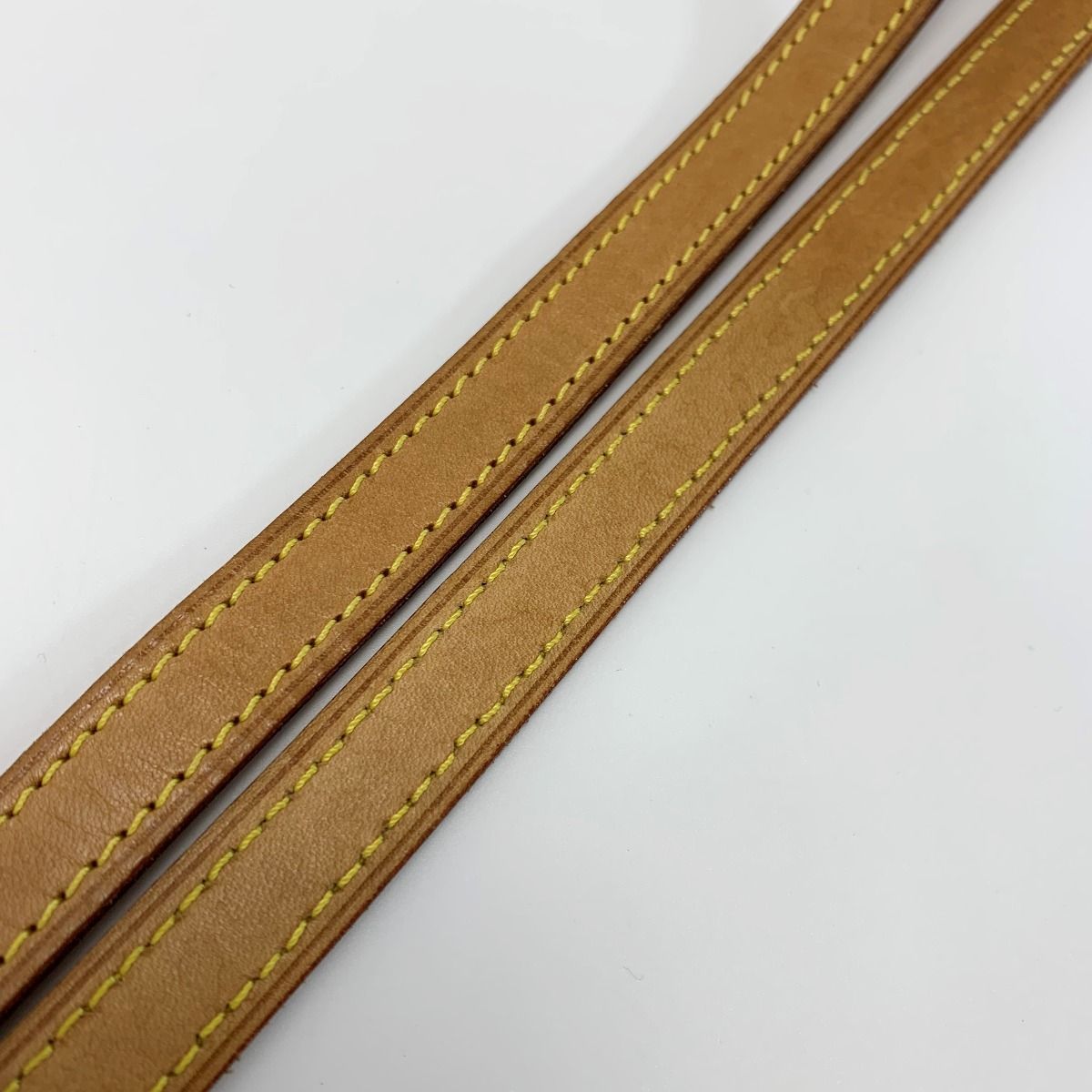 Louis Vuitton Leather Leather Beige Gold Hardware 110cm (43.31in) Shoulder