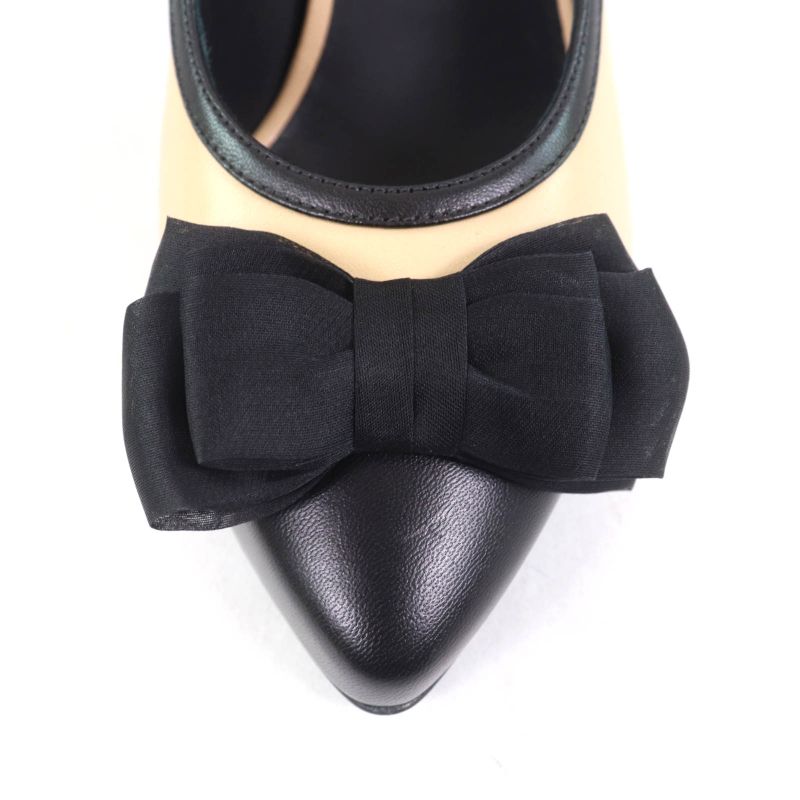 CHANEL 17P G32397 Ribbon Design With Coco Mark Hardware Bicolor Leather Pumps