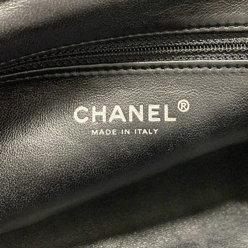 Chanel Clutch Bag Matelasse A46430 Black Silver Hardware / Clasp Closure