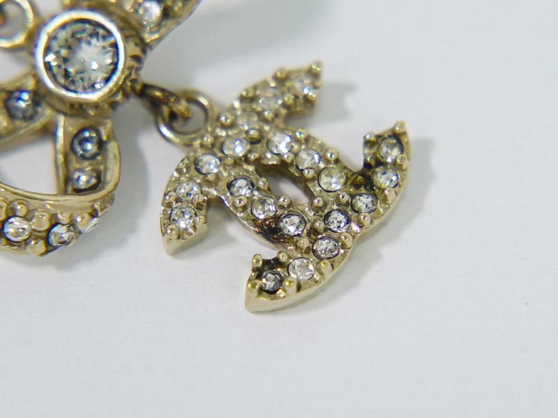 Authentic Chanel Coco Mark Ribbon Motif Rhinestone Necklace Pendant GP Gold