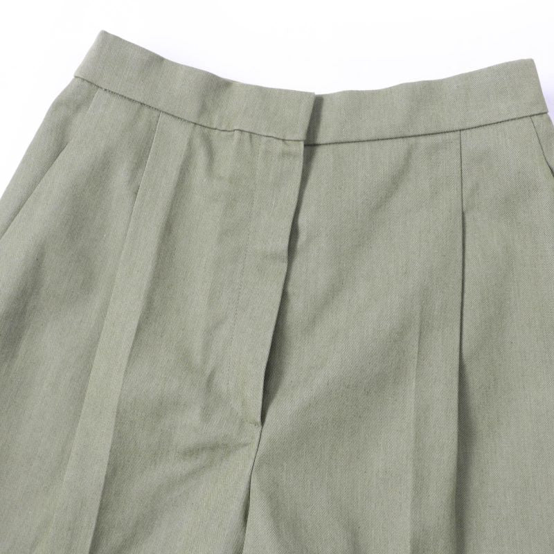 CHANEL P55496v33481 100% Cotton Coco-mark Matelasse Chain Button Shorts Khaki