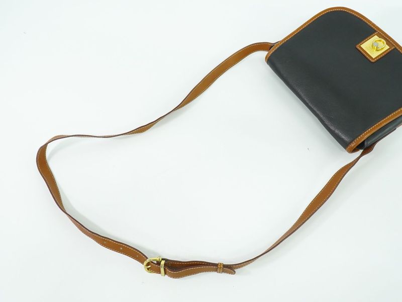 Authentic Celine Leather Shoulder Bag Pochette Black Bag Pre-owned [follow-up