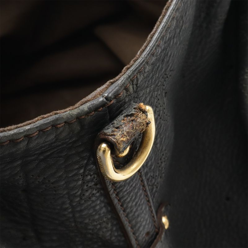 Louis Vuitton Monogram Mahina XL Tote Bag Shoulder Bag Leather Noir Black M95547