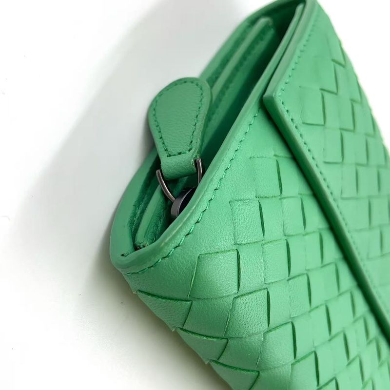 Bottega Veneta Intrecciato Fold Wallet Leather Green Wallet Black