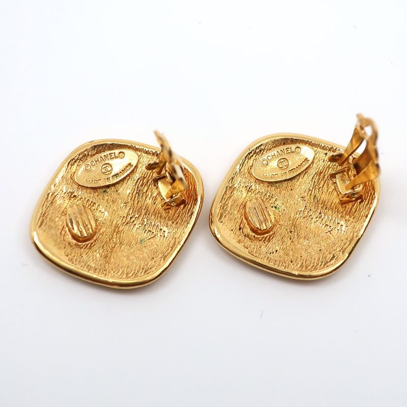 Chanel Rhombic Shape Matelasse Vintage Gold Plated Ladies 15.2g Earrings
