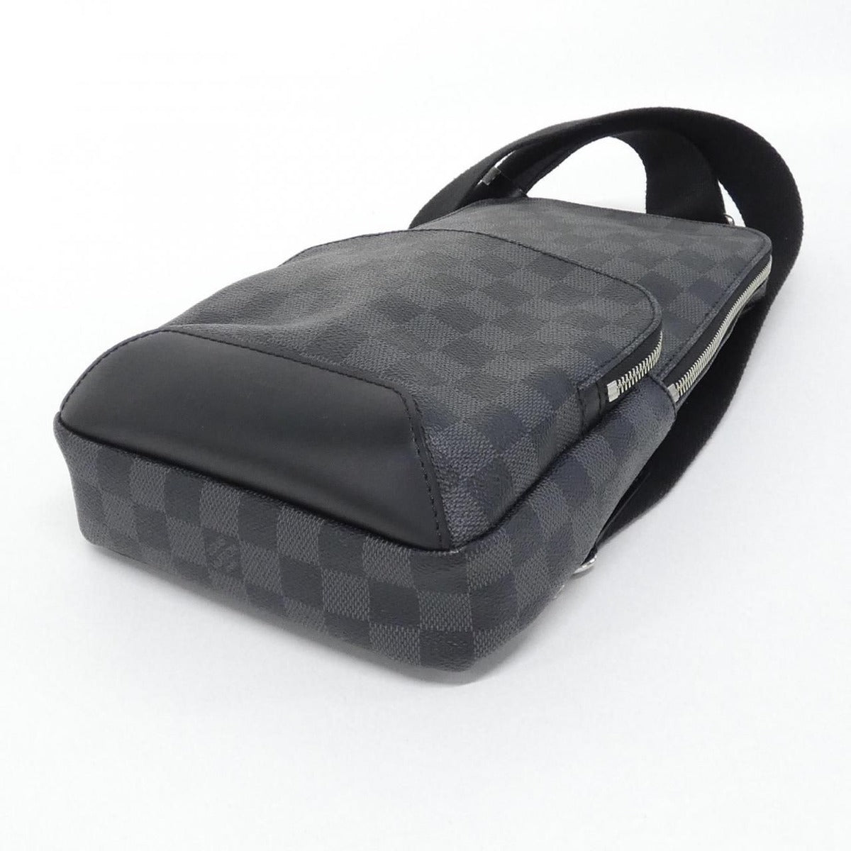 Louis Vuitton Damier Graphite Avenue Sling Bag — view 3