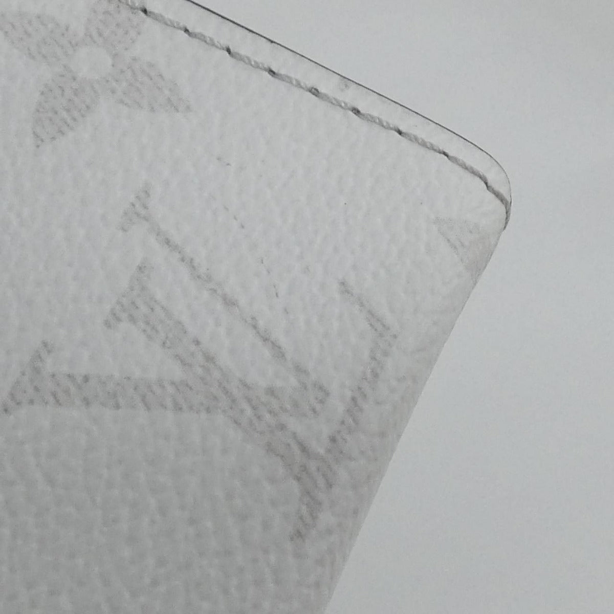 Louis Vuitton Taigarama Gaston Wearable Wallet Shoulder Bag Optical White — view 4