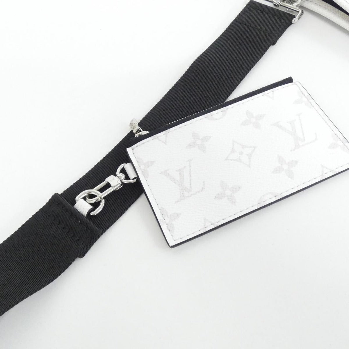 Louis Vuitton Taigarama Gaston Wearable Wallet Shoulder Bag Optical White — view 6