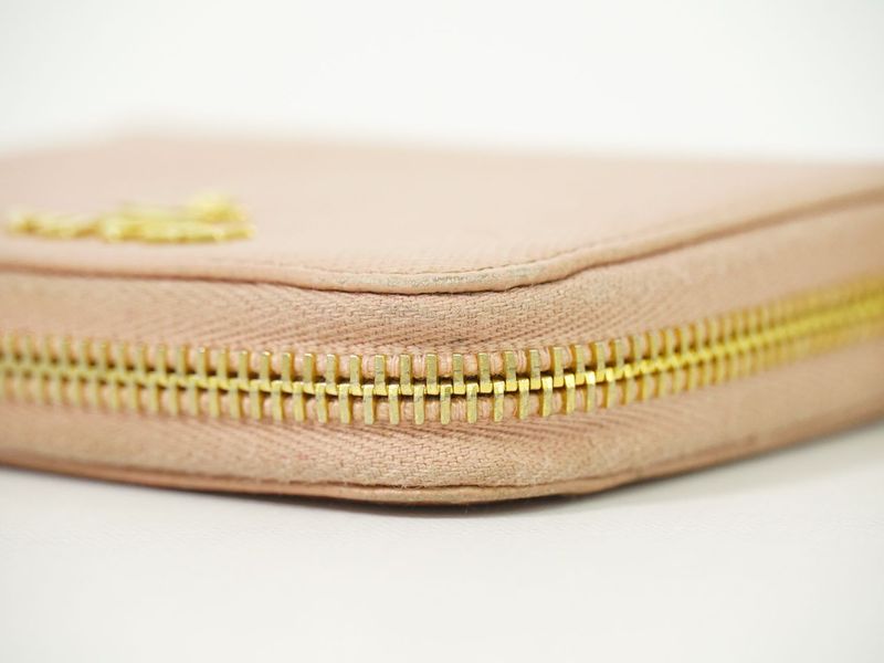 Authentic Prada Leather Round Zipper Coin Case Coin Purse Pink Wallet Pre-owned