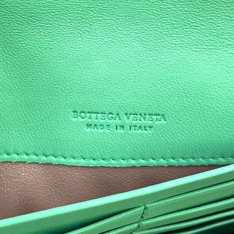 Bottega Veneta Intrecciato Fold Wallet Leather Green Wallet Black