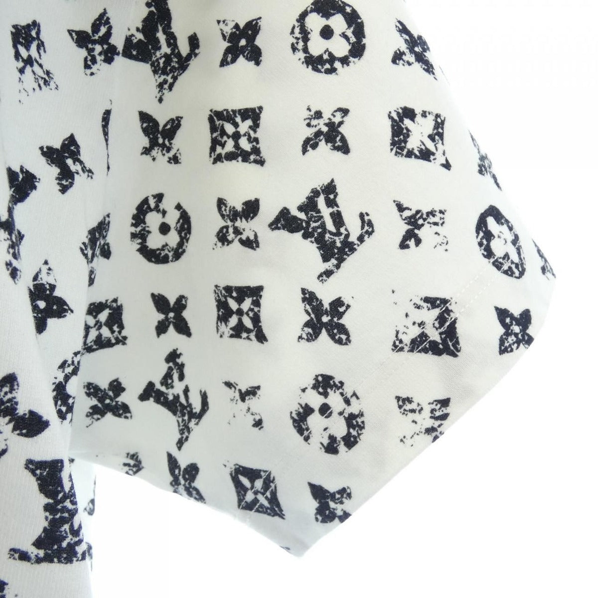 Louis Vuitton Graphic Monogram T-Shirt — view 6