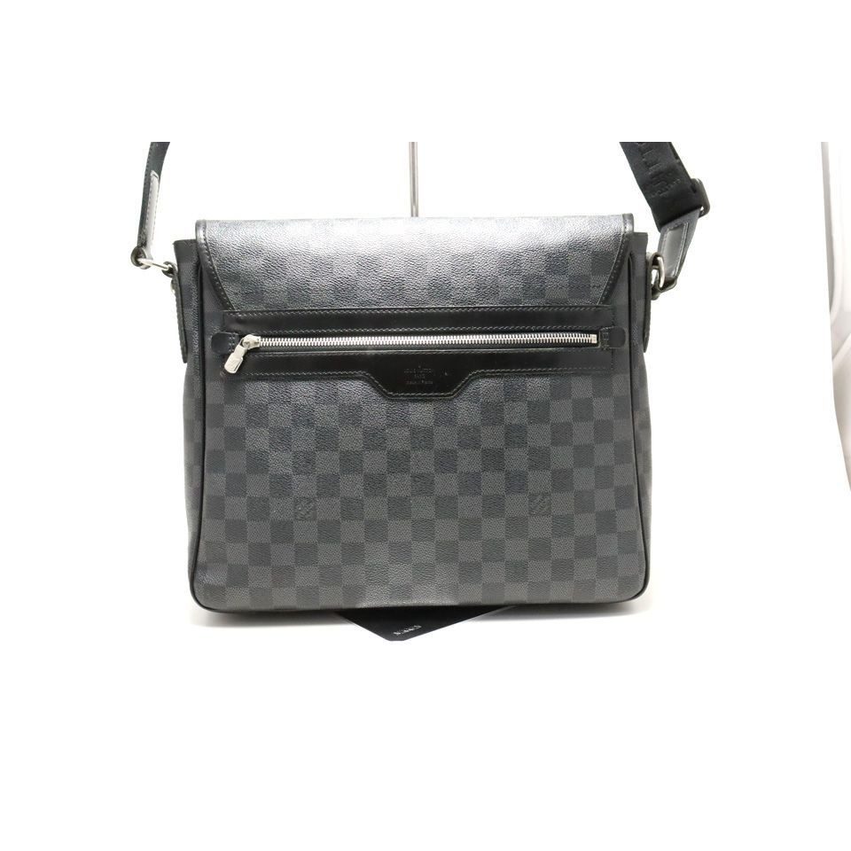 Louis Vuitton Damier Graphite Daniel MM Leather Shoulder Bag — view 2