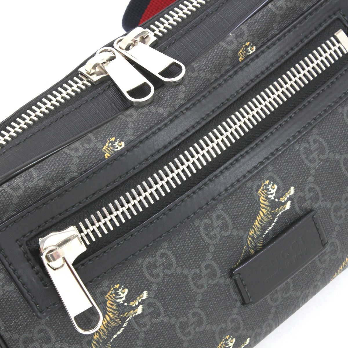 Gucci GG Supreme Taiga - Body Bag
