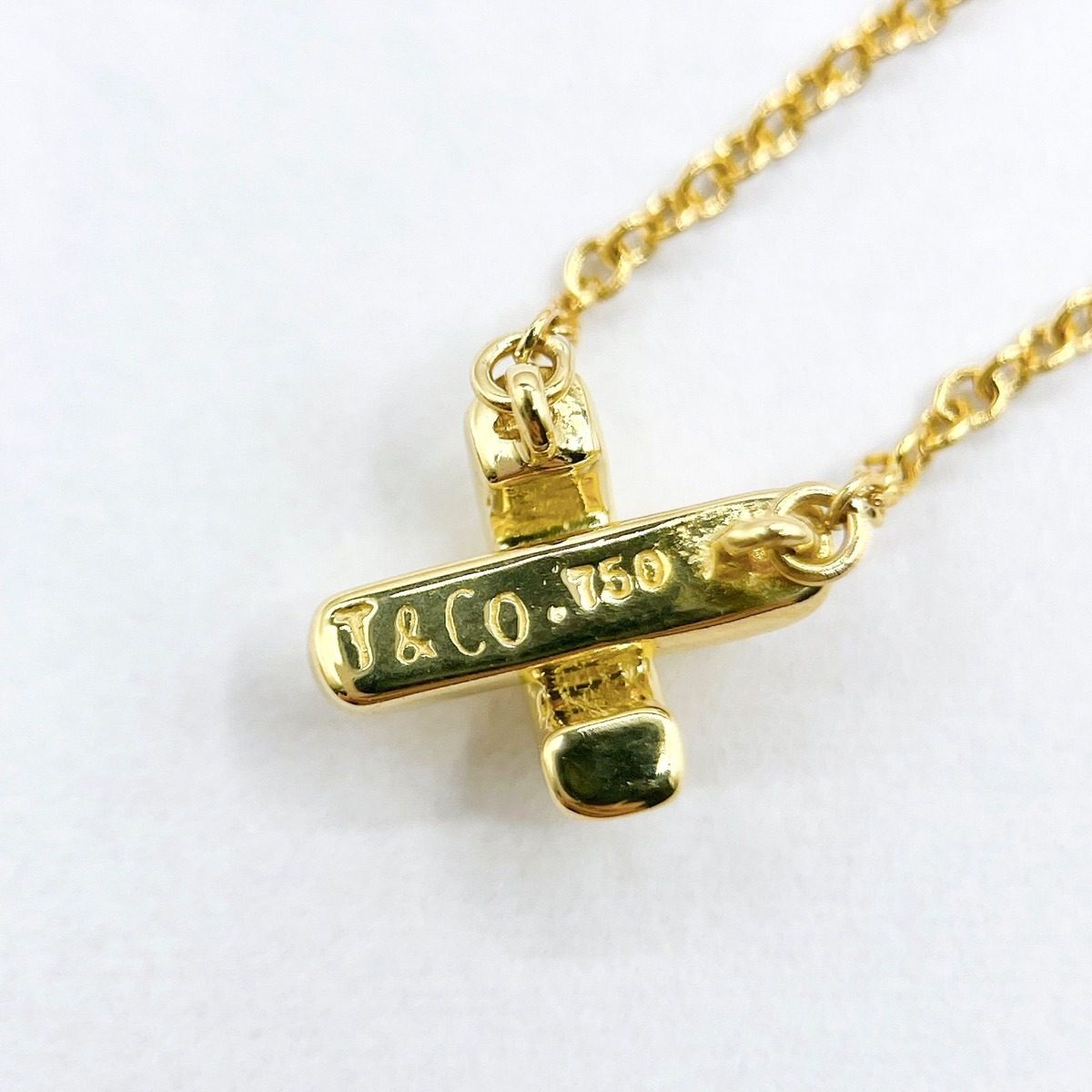 Tiffany & Co Cross Stitch Yellow Gold Necklace 40 cm — view 3