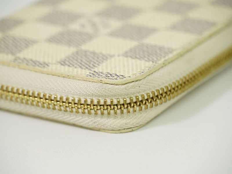 Authentic Louis Vuitton LV Portefeuille Clemence Damier Azure Long Wallet White