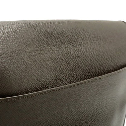 Louis Vuitton Taiga Andrei Shoulder Bag Messenger Bag Crossbody Leather Grizzly