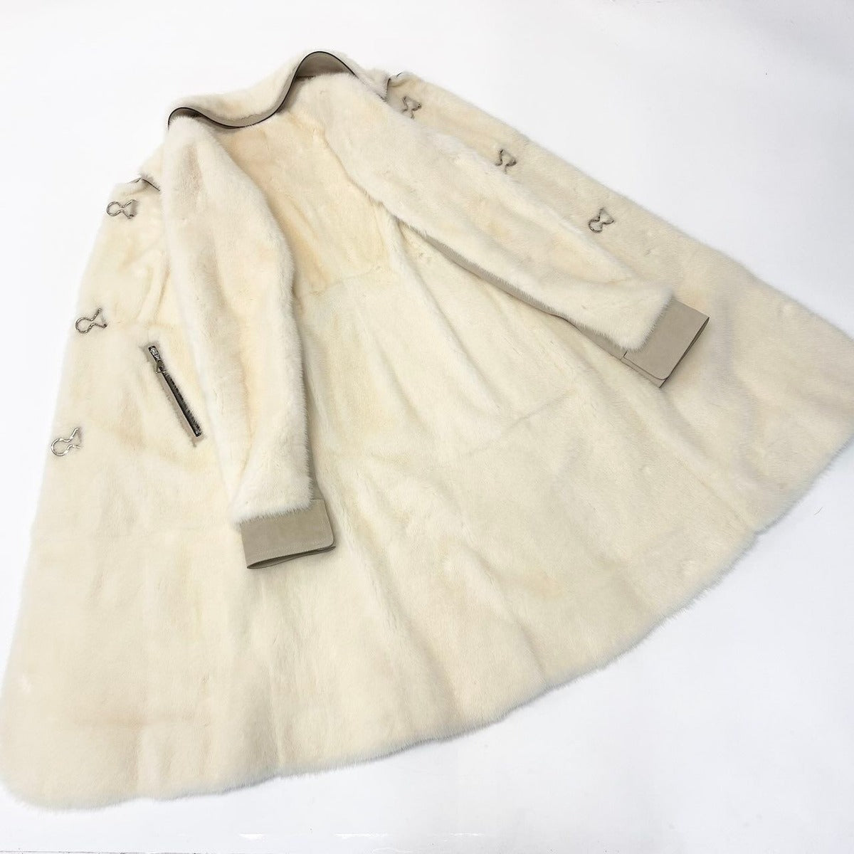 Louis Vuitton I Mink Leather Coat Long Toggle 40 Ivory Beige Silk — view 7