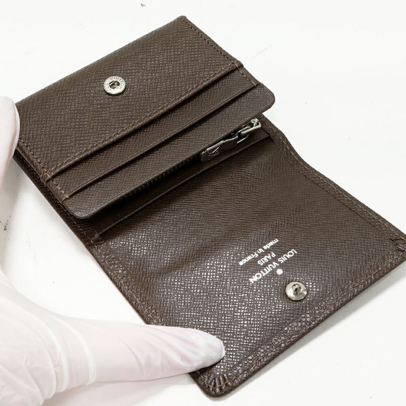 Louis Vuitton Coin Case Compact Wallet Taiga Grizzly Portmonnais Sergei M32568