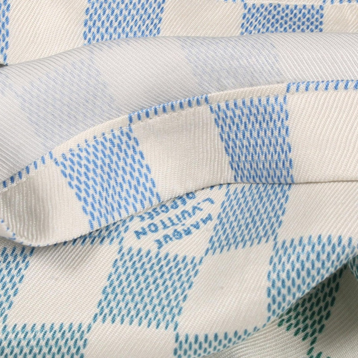 Louis Vuitton Pants Damier Gradient Printed Silk Shorts Shc — view 10