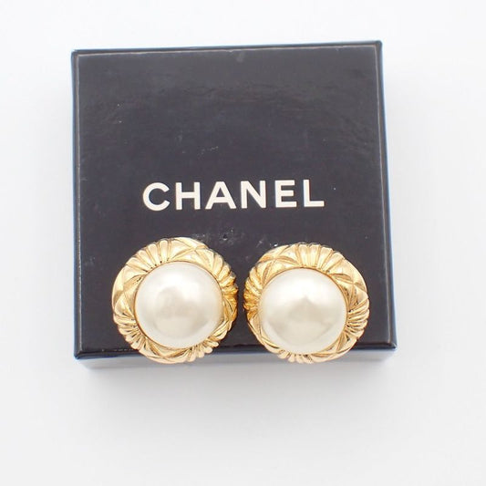 Chanel Earrings Pearl Gold 61ka992