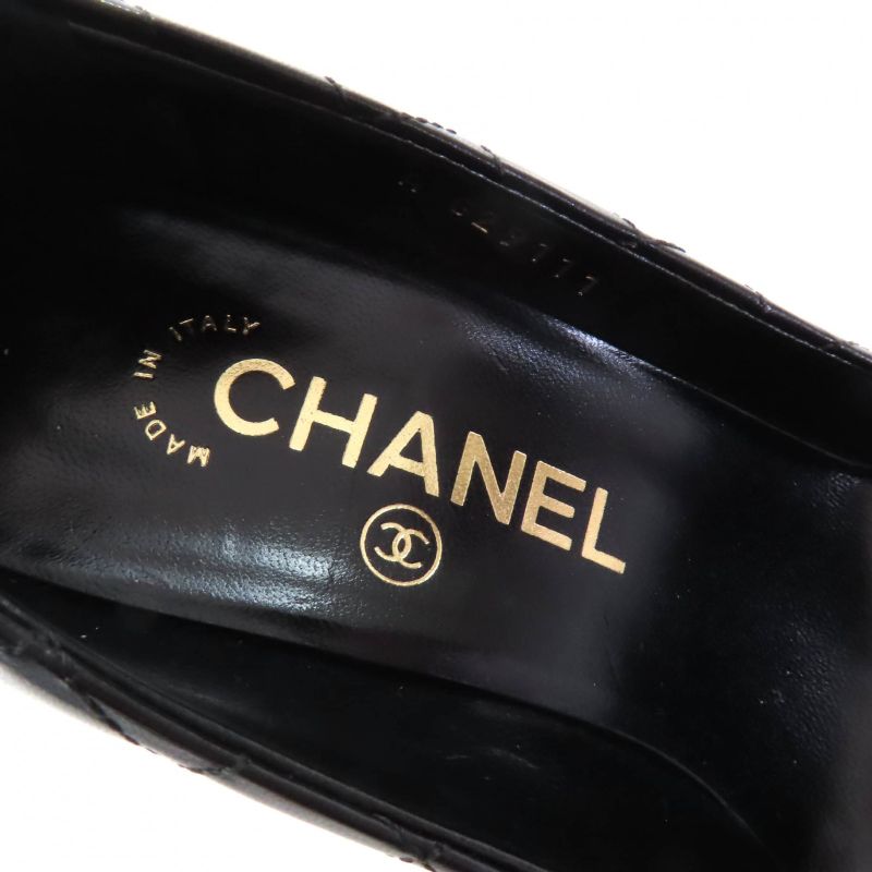 CHANEL G29111 Perforated Coco Mark Matelasse Almond Toe Leather Pumps Black