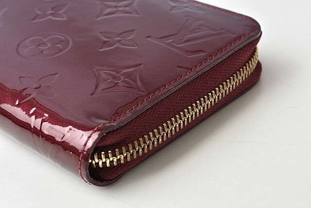 Louis Vuitton Wallet Louis Vuitton Round Zipper Vernis Rouge Fauviste M91536