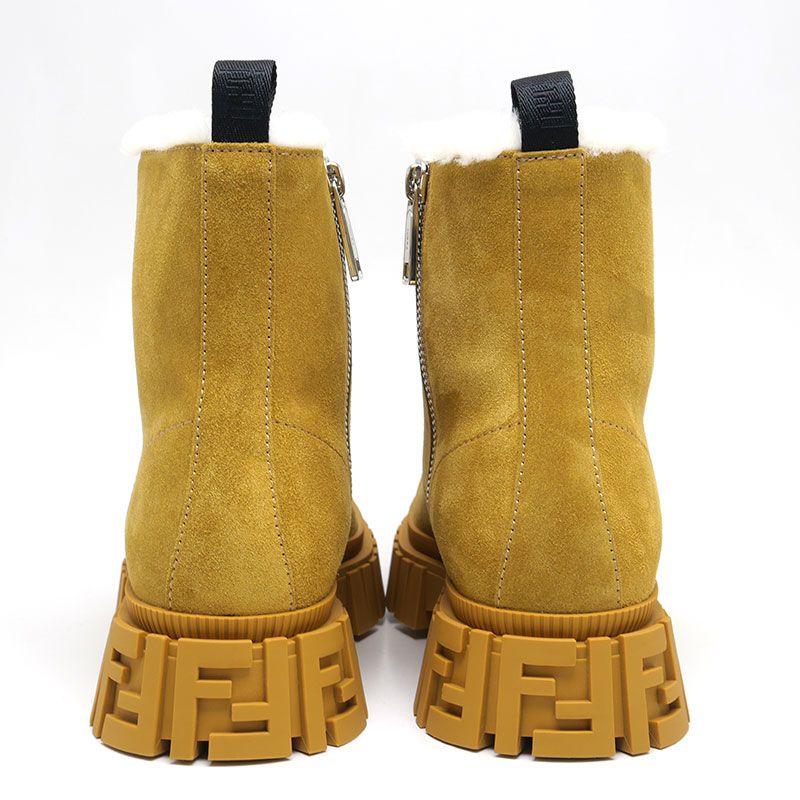 Fendi Suede Mouton Boots Size 8 Yellowish Brown Ochre