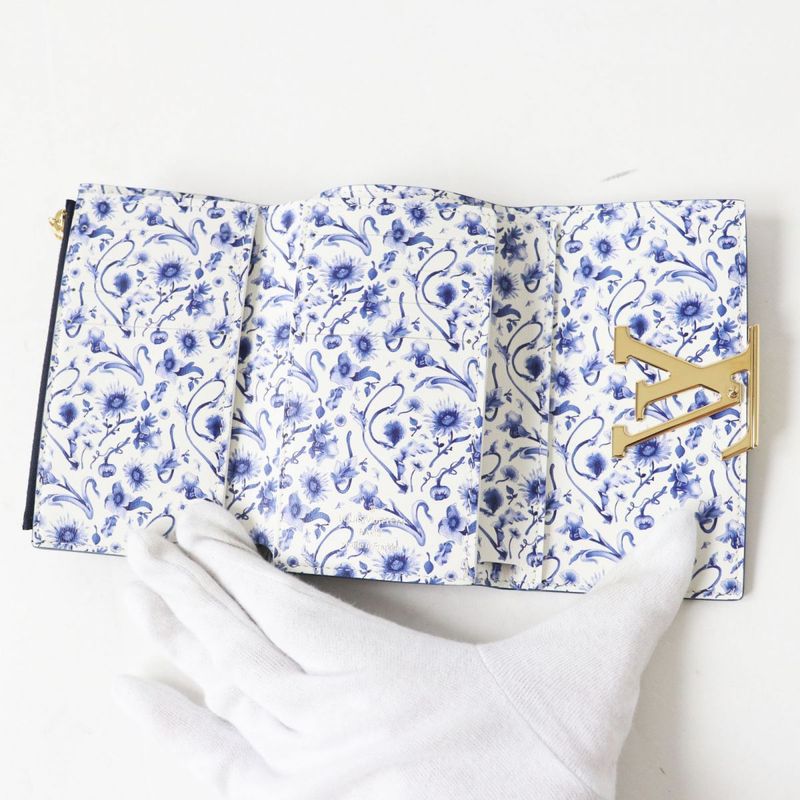 LV Louis Vuitton M82046 Ladies Portefeuille Capucines Compact Wallet