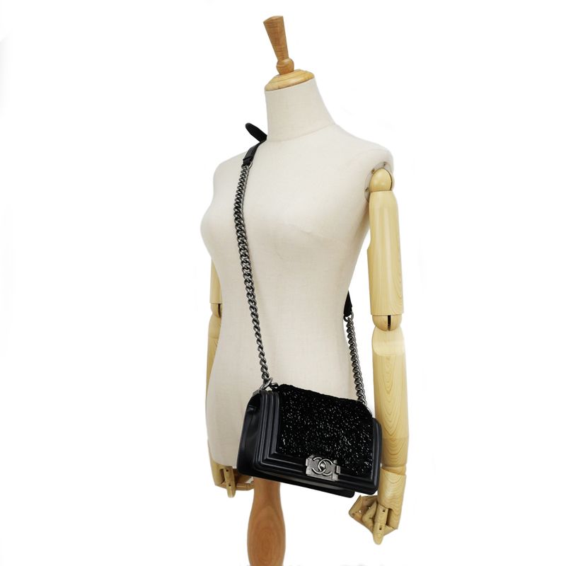 Chanel Beautiful Chanel Chain Shoulder Bag Orirag Rabbit Fur Lamb Black