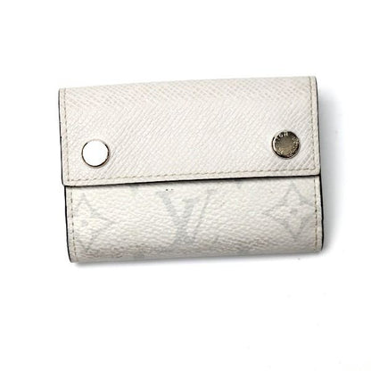Louis Vuitton M67621 Taiga Diss Cabas Lee Compact Wallet