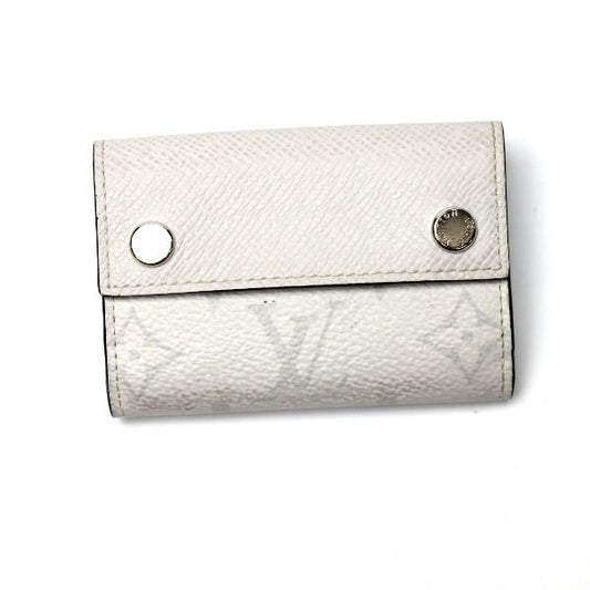 Louis Vuitton M67621 Taiga Diss Cabas Lee Compact Wallet