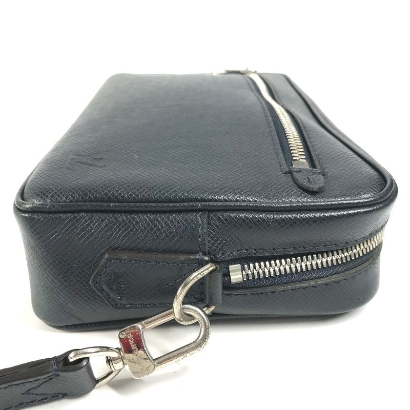 Louis Vuitton Second Bag Pochette Casai M33423 Taiga Leather Blue Marine Navy