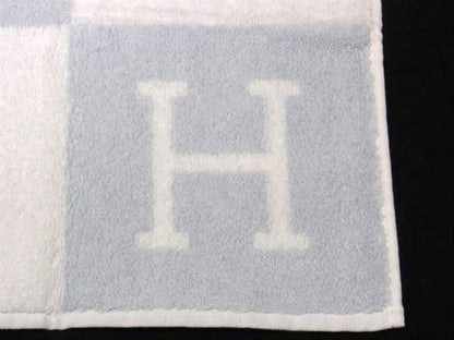 Hermes Avalon 100% Cotton Hand Towel Women Men Light Blue And White Az4152