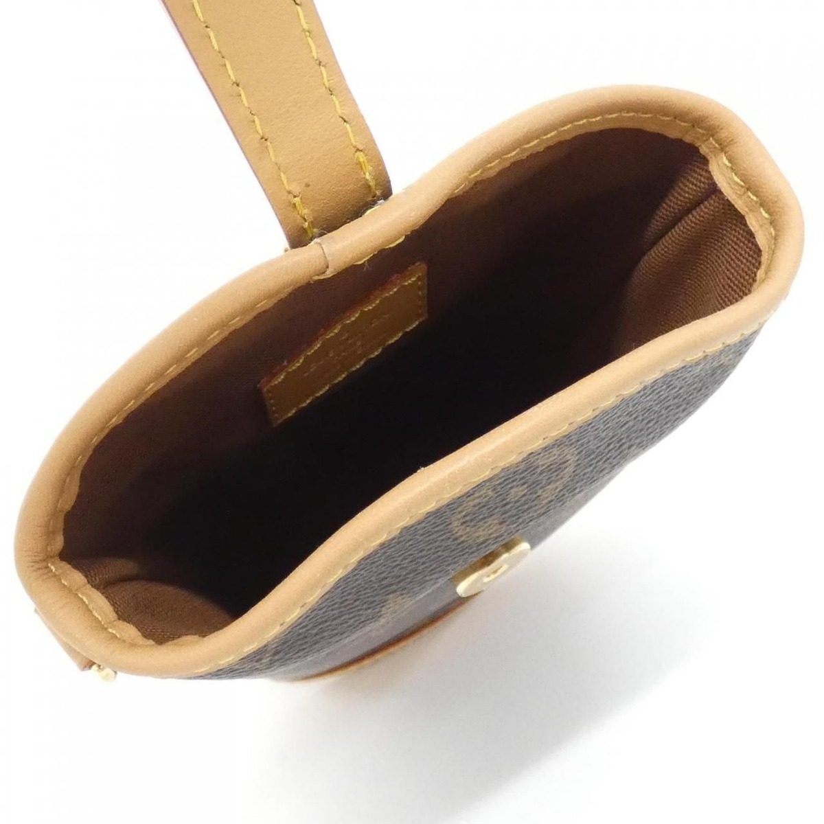 Louis Vuitton Monogram Fold Pouch — view 8