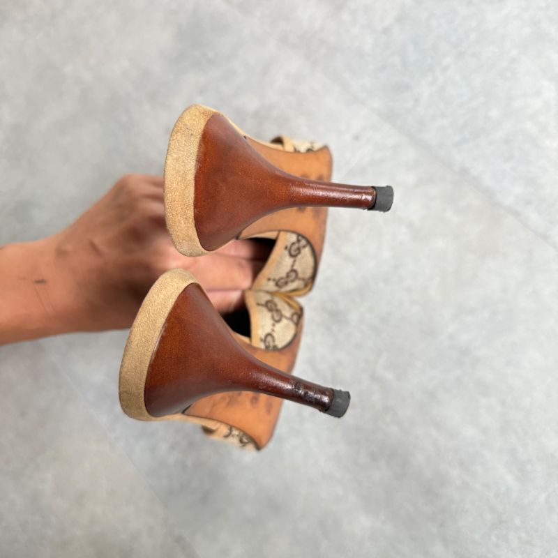 Gucci Horsebit Pumps GG Canvas Beige Gold Hardware 34 1 2 C Women's Shoes