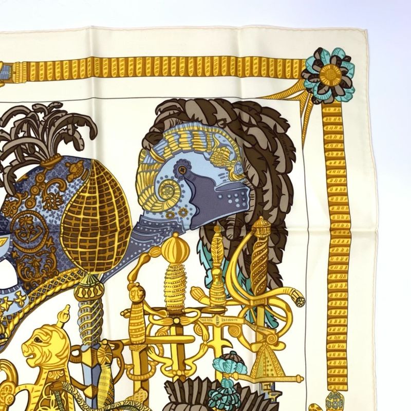 Grade Hermes Carre 90 Armets En Panache Feathered Helmet Gold Multicolor Scarf