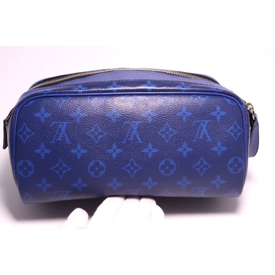 Louis Vuitton Taigarama Dopp Kit Leather Second Bag — view 2