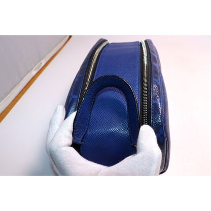 Louis Vuitton Taigarama Dopp Kit Leather Second Bag — view 9