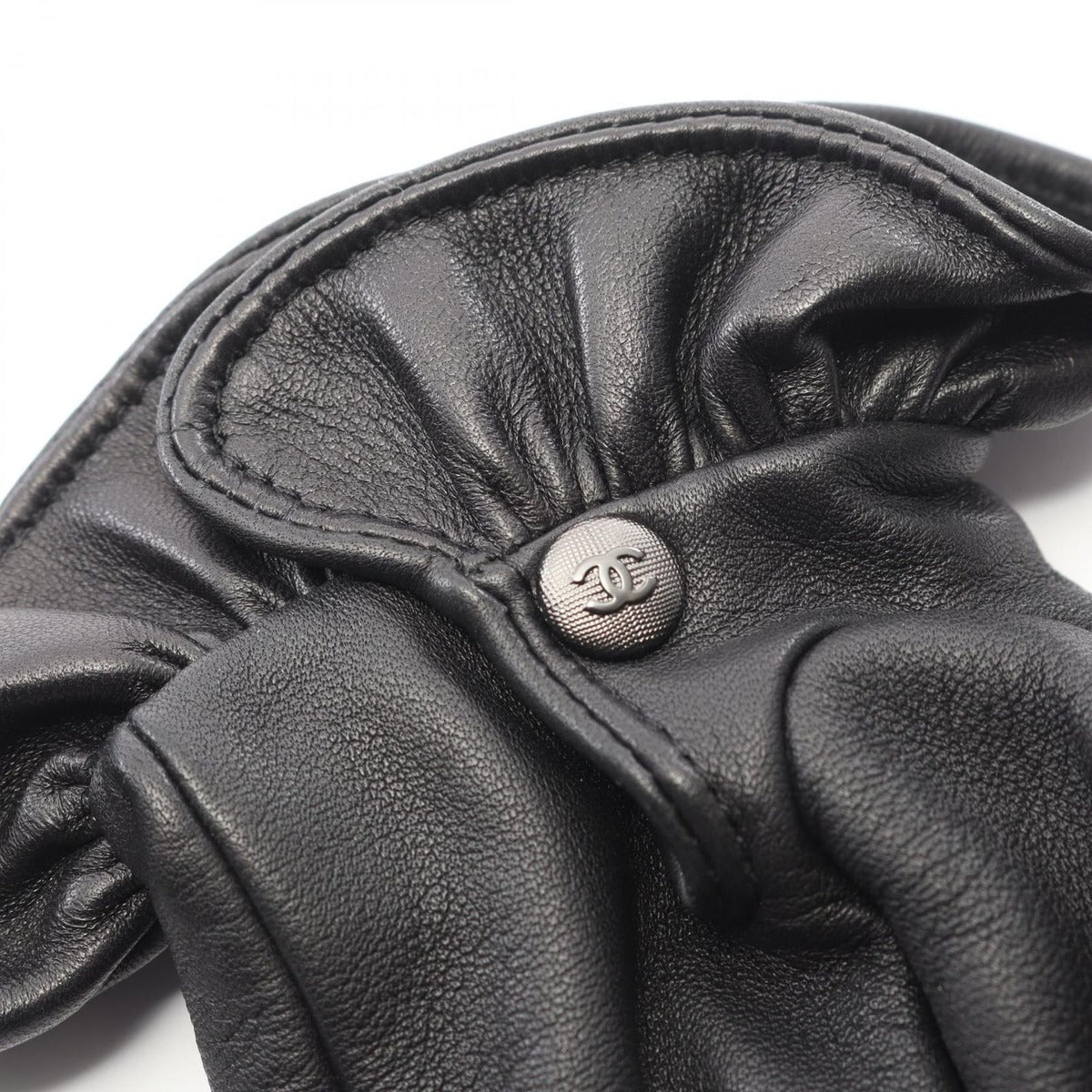 Chanel Gloves CC Logo Black Lambskin — view 4