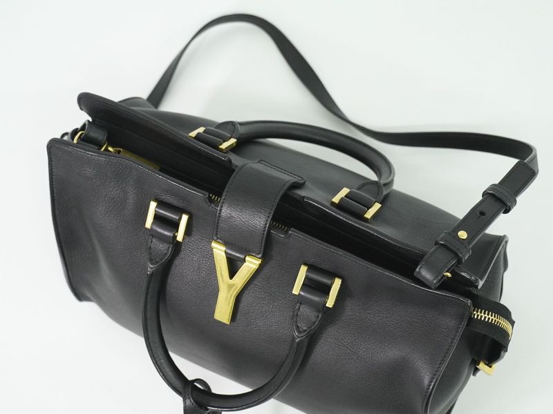 Authentic Saint Laurent Petit Cabas Su Y-line 2WAY Shoulder Bag Handbag