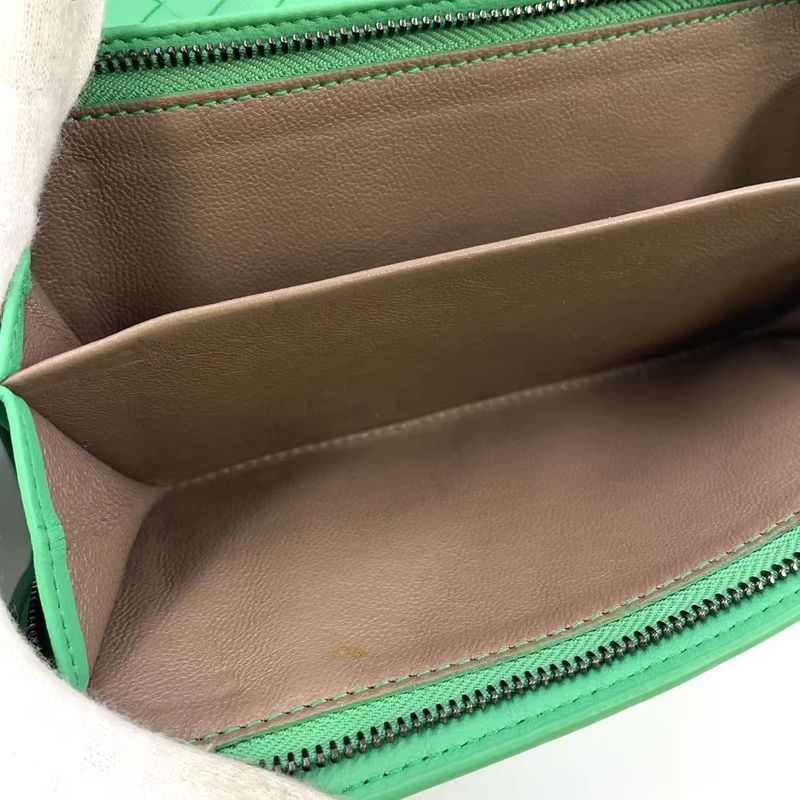 Bottega Veneta Intrecciato Fold Wallet Leather Green Wallet Black
