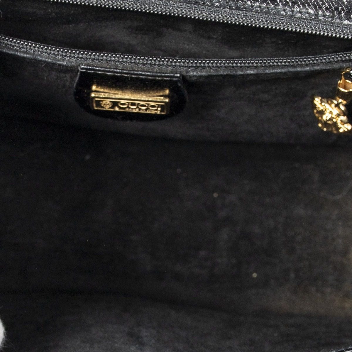 Gucci Vintage Push Lock Top Handle Black Smooth Leather — view 9