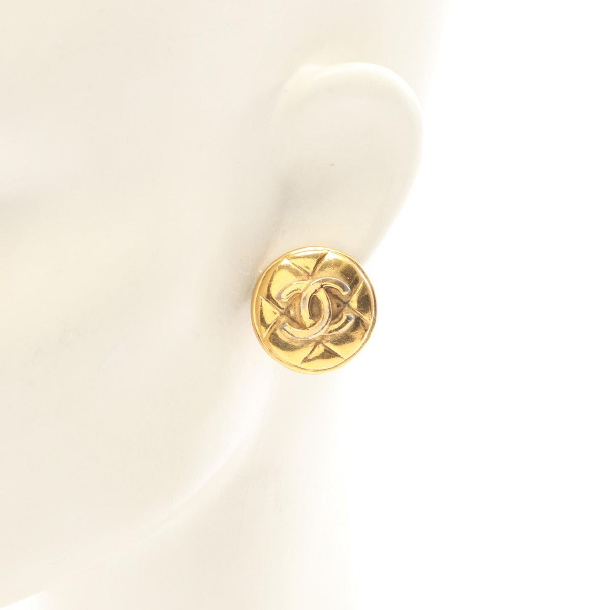 Chanel Earrings CC Logo Quilted — view 4