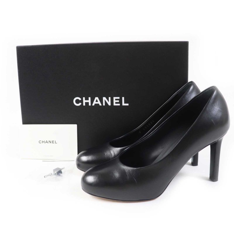CHANEL G35025 Round Toe Leather Pumps With Coco Mark Black Gold Hardware 36