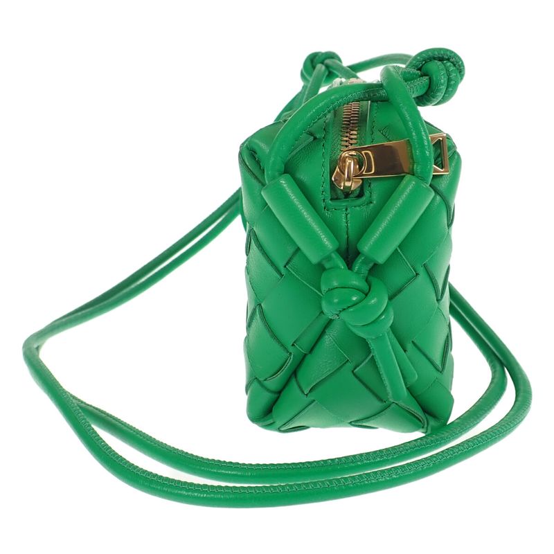 Bottega Veneta Mini Loop Camera Bag Intrecciato 680254v1g113722 Shoulder Bag