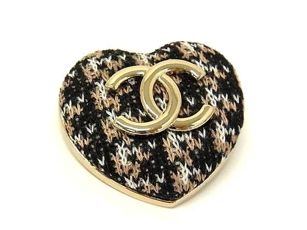 Chanel B22 K Coco Mark Tweed Heart Pin Brooch Pin Badge Accessories