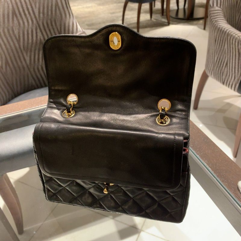 ◎ Authentic Chanel Paris Limited Matelasse Shoulder Bag Chain Black Gold